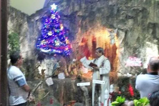 Cuba: Arzobispo instala un Belén alentando peregrinación en Camagüey [VIDEO]