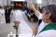 Argentina: Sacerdote que bendijo "matrimonio" gay confunde a católicos, alertan expertos