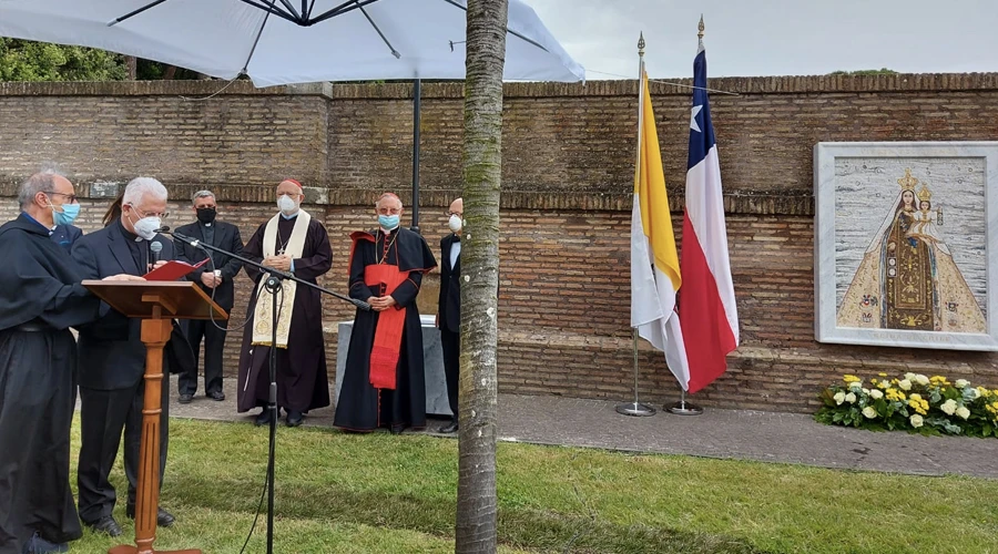 Colocación de la Virgen del Carmen en Jardines Vaticanos. Foto: Mercedes De La Torre / ACI Prensa?w=200&h=150