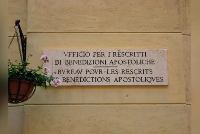Bendiciones papales no se venderán en librerías romanas, toda su recaudación irá a obras de caridad