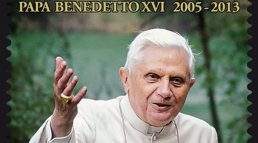 Imagen del sello conmemorativo del pontificado de Benedicto XVI. Crédito: Filatelia de Correos de Italia?w=200&h=150