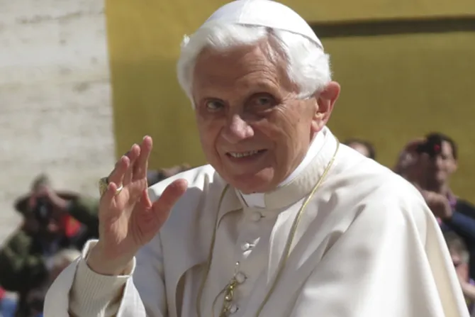 Benedicto XVI celebró una conmovedora Misa junto a sus antiguos alumnos