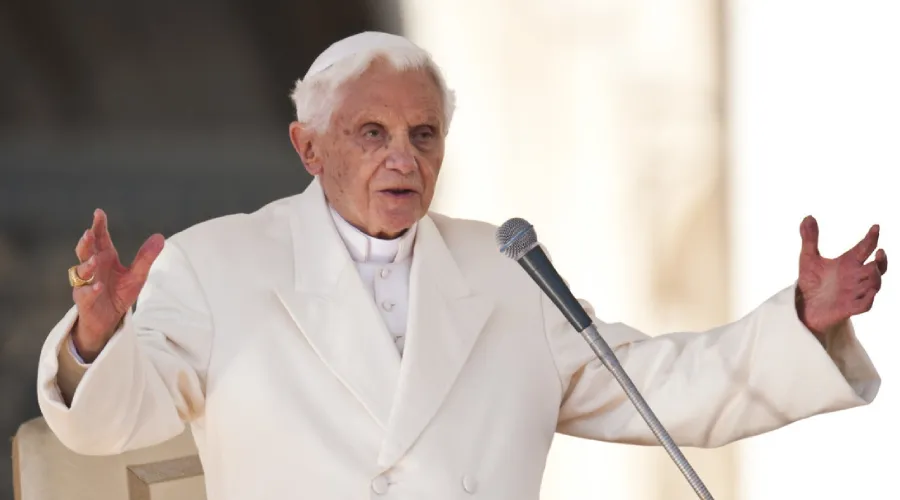 Papa Emérito Benedicto XVI (2013). Crédito: Catholic Church England and Wales - © Mazur (CC BY-NC-ND 2.0)?w=200&h=150
