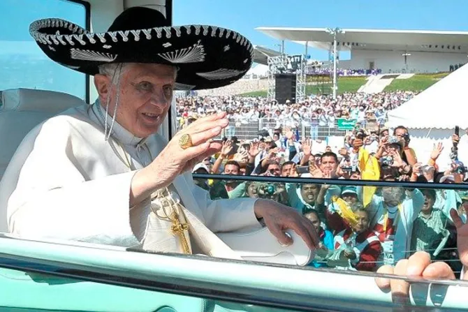 Así se gestó la histórica visita de Benedicto XVI a México