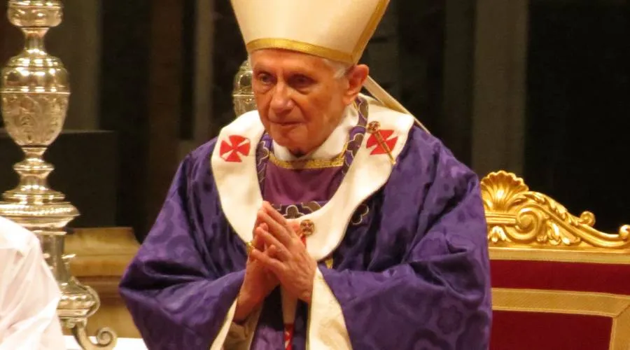 Papa Emérito Benedicto XVI. Crédito: Stephen Driscoll / ACI Prensa.
