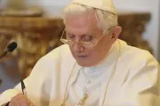 Es falso un mensaje que circula en redes sociales sobre la muerte de Benedicto XVI