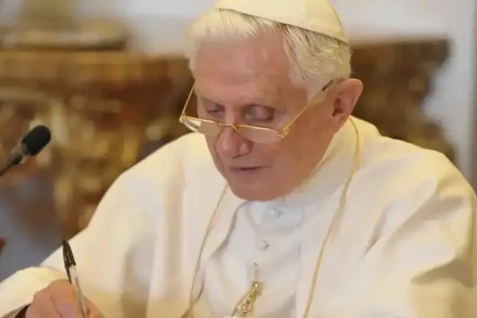 Benedicto XVI habla del “drama interior de ser cristiano” en una nueva carta