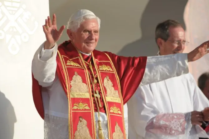 Obispo recuerda que los latinoamericanos "sentimos muy cerca" a Benedicto XVI