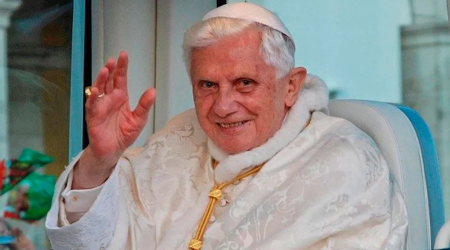 Secretario de Benedicto XVI: El Papa Emérito murió en su tiempo litúrgico favorito