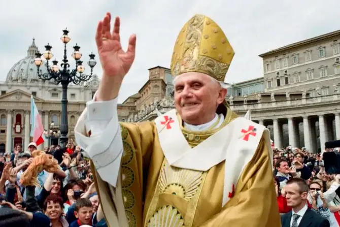 Iglesias de Colombia celebrarán Misas de acción de gracias por Benedicto XVI