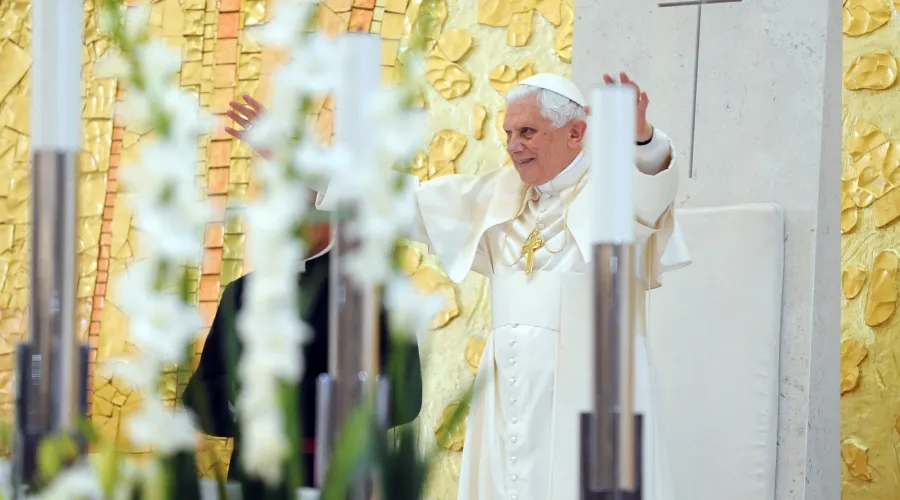 Papa Emérito Benedicto XVI (2010). Crédito: Catholic Church England and Wales - © Mazur (CC BY-NC-ND 2.0)?w=200&h=150
