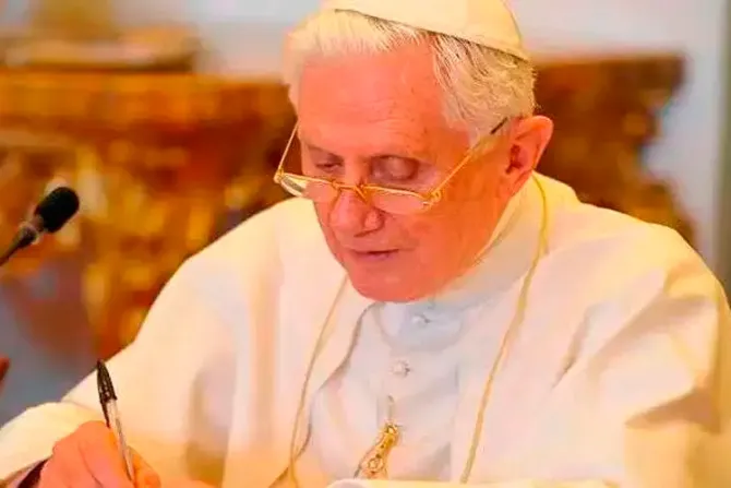 Benedicto XVI: Legalizar el “matrimonio” homosexual es una distorsión de la conciencia