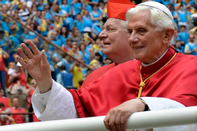 Benedicto XVI: Familia es patrimonio principal de la humanidad