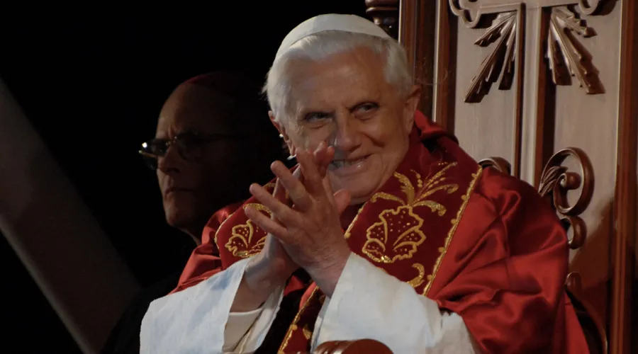 Parroquia romana del entonces Cardenal Joseph Ratzinger reza por Benedicto XVI