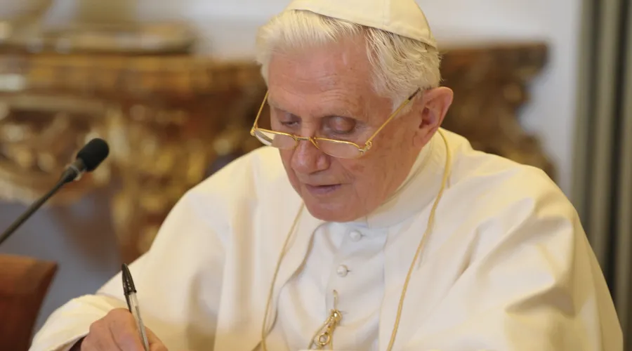 Imagen referencial. Benedicto XVI en 2010. Foto: Vatican Media