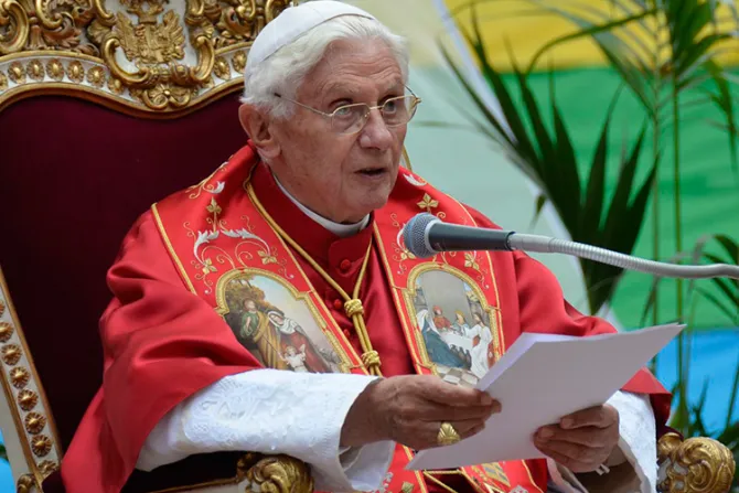 Benedicto XVI: El amor es la única fuerza que puede transformar el mundo
