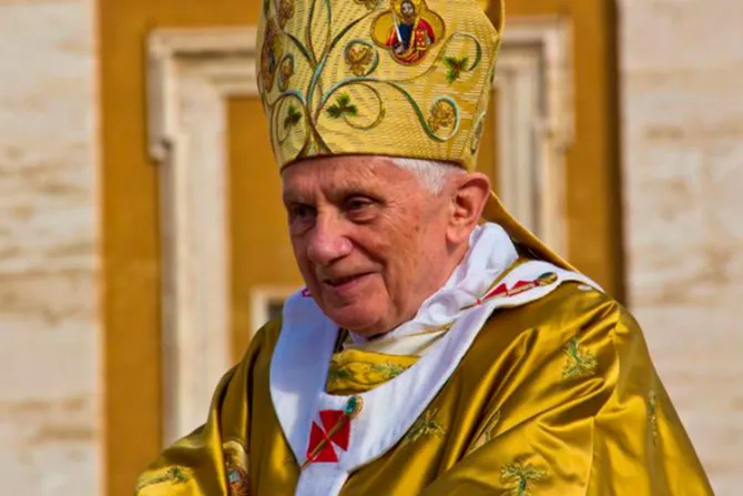 Benedicto XVI: Falta de fe genera crisis en el matrimonio