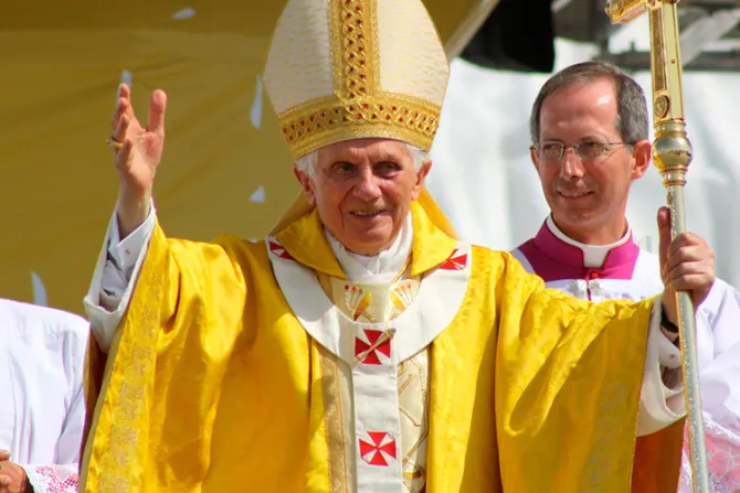 El Papa pide a padres cuidar a sus hijos a ejemplo de Santa Familia de Nazaret