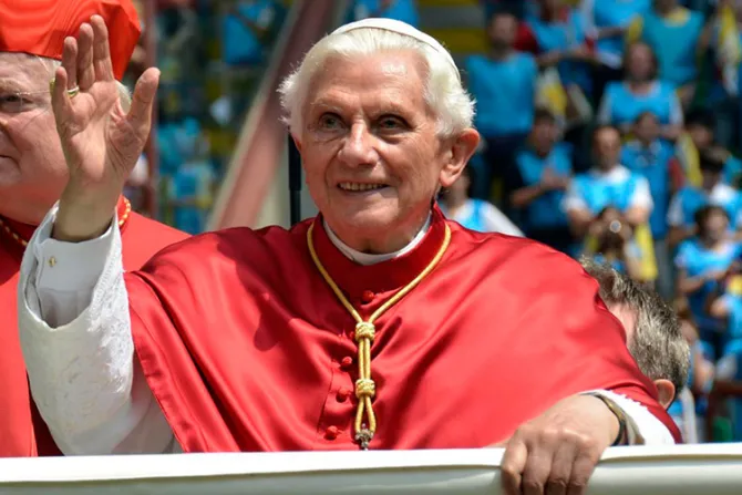 Hoy Benedicto XVI cumple 44 años como Obispo