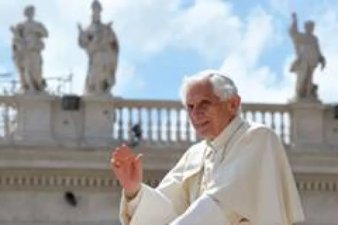 Operaron hace tres meses a Benedicto XVI pero eso no motivó renuncia