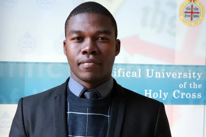 Esta es la historia de Banele, de niño de la calle en Sudáfrica a futuro sacerdote