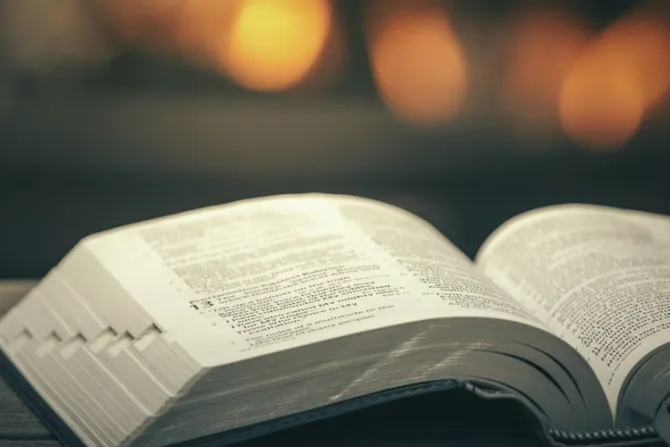Biblia usada en famosa película se vende por casi medio millón de dólares