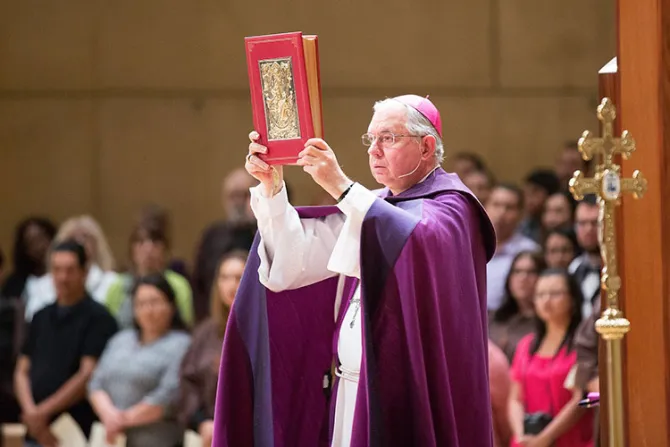 Mons. Gómez: En el Año de la Misericordia redescubramos a Dios que es nuestro Padre