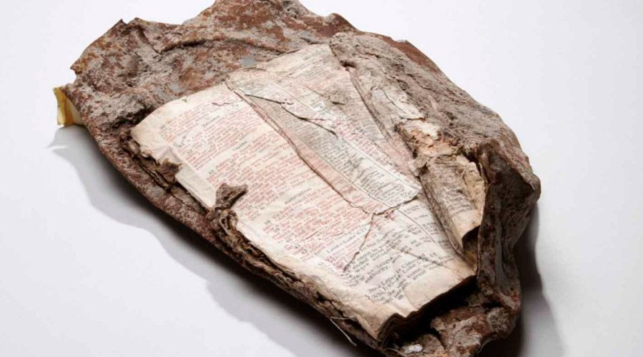 11 de septiembre: Fragmento de la Biblia fue encontrado incrustado en metal tras atentado a las Torres Gemelas