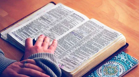 Curso ofrece claves para aprender a rezar con la Biblia
