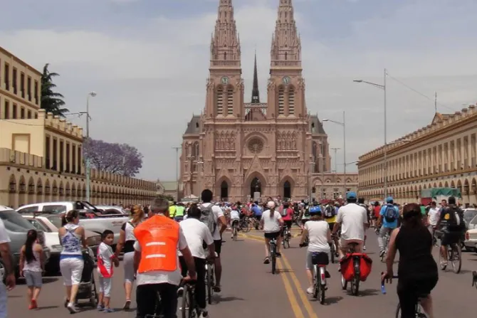 Peregrinos argentinos llegarán en bicicleta al Santuario de Luján