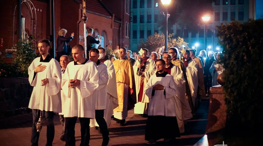 Católicos celebran Misa y rezan en calles de Bielorrusia por víctimas de protestas 