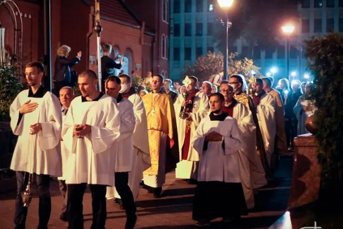 Católicos celebran Misa y rezan en calles de Bielorrusia por víctimas de protestas 