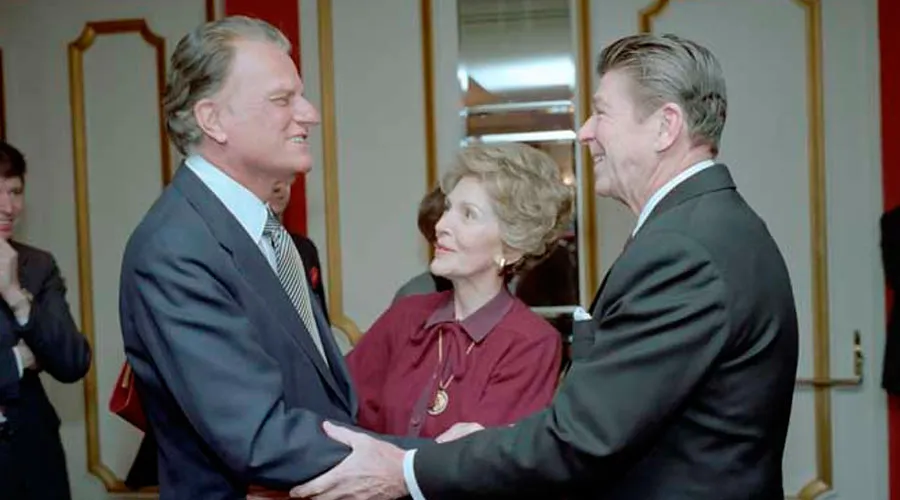Billy Graham y el entonces presidente de Estados Unidos, Ronald Reagan / Foto: White House photo office