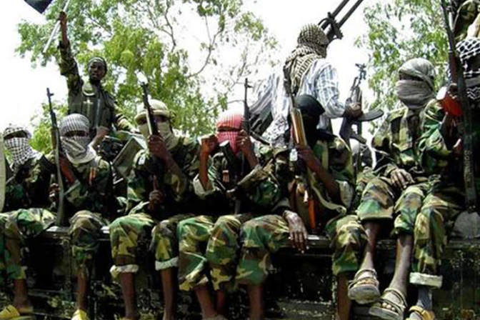 Obispos de Nigeria y Camerún asisten a cristianos perseguidos por terroristas islámicos de Boko Haram