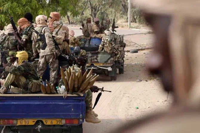 Rescatan a más de 900 rehenes de terroristas de Boko Haram en Camerún