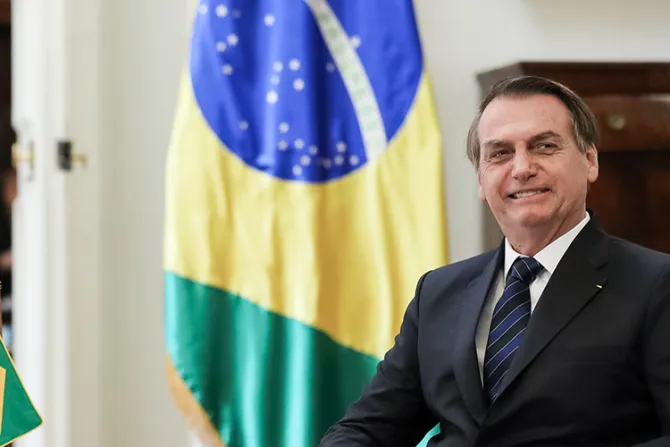 Bolsonaro: Brasil está cambiando porque gobierno cree en la familia y en Dios