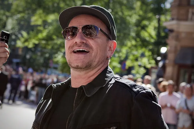 Bono de U2 agradece a la Iglesia Católica por ayuda a países pobres