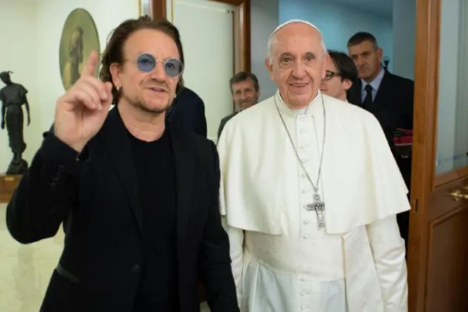 El Papa Francisco recibió a Bono de U2 en el Vaticano