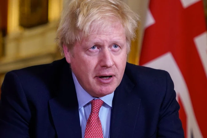 Coronavirus: Cardenal pide rezar por Boris Johnson internado en cuidados intensivos