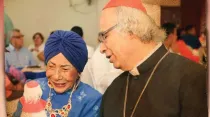 Lilliam Solórzano y su hijo el Cardenal Leopoldo Brenes. Crédito: Arquidiócesis de Managua