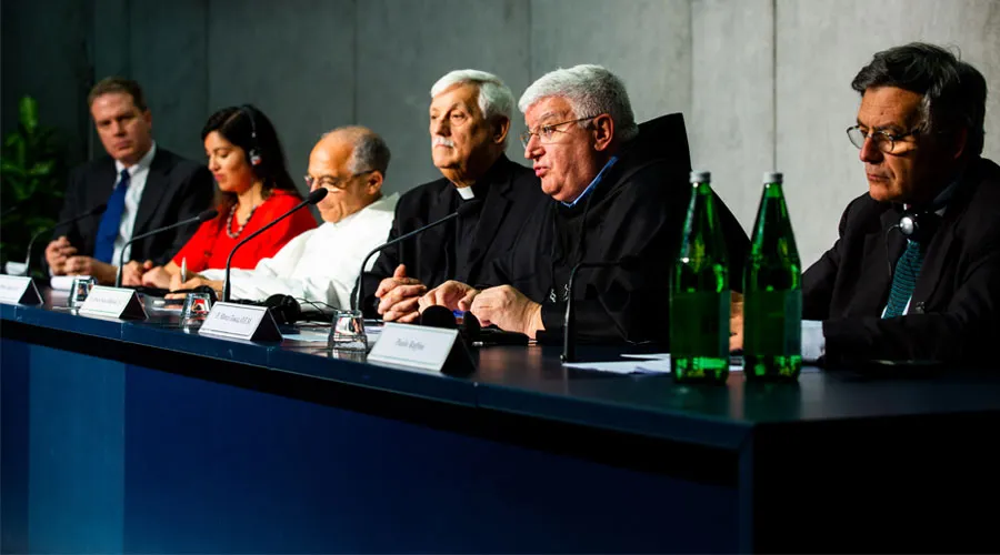 Rueda de prensa del Sínodo en el Vaticano. Foto: Daniel Ibáñez / ACI Prensa?w=200&h=150