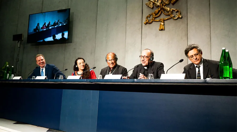 Rueda de prensa del Sínodo de los Obispos. Foto: Daniel Ibáñez / ACI Prensa?w=200&h=150