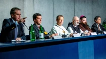 Rueda de prensa del Su00ednodo en el Vaticano. Foto: Daniel Ibu00e1u00f1ez / ACI Prensa