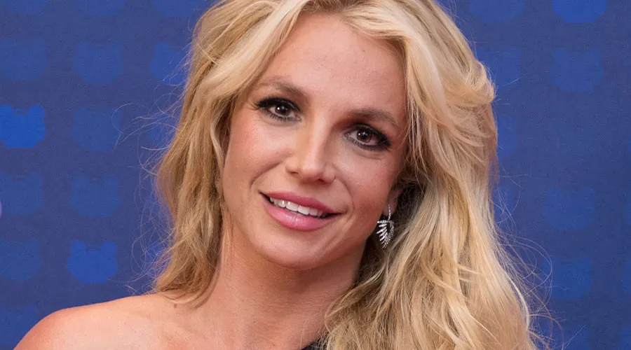 Britney Spears revela a sus fans y al mundo: ¡Regresé de Misa y ahora soy católica!