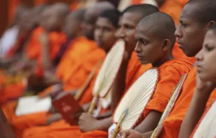 Budistas en Sri Lanka. Foto: Alan Holdren 