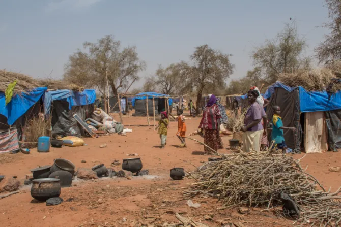Desplazados internos se aíslan más por el terrorismo que por el COVID19 en Burkina Faso