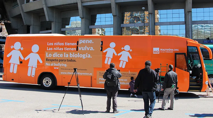 Cuarto autobús de la campaña #ElBusDeLaLibertad de HazteOír. Foto: HO.