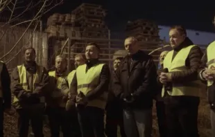 Captura de video de los Caballeros de Colón y su ayuda a Ucrania 