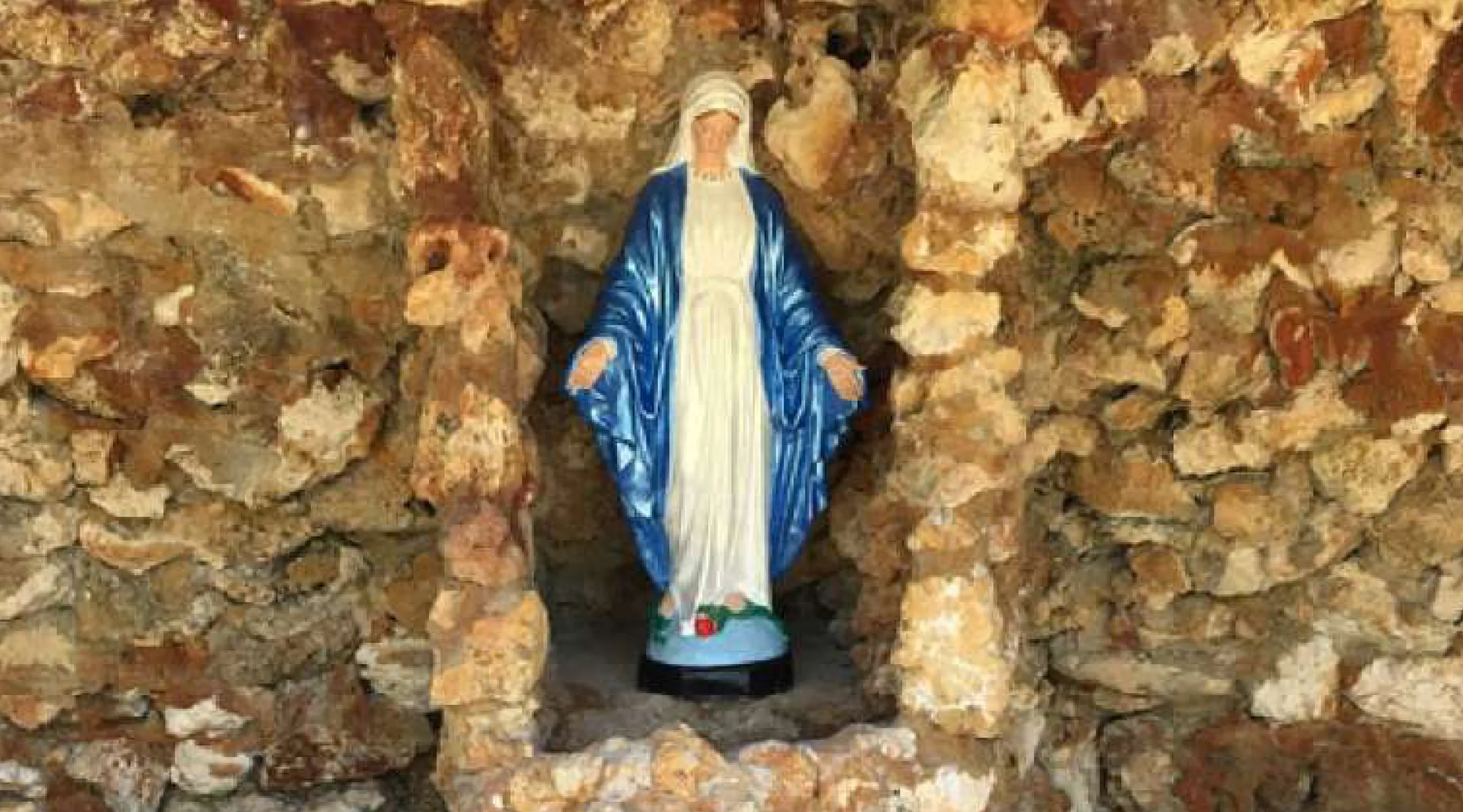 Gruta mariana restaurada en el campamento de Nuestra Señora del Buen Consejo. Crédito: Caballeros de Colón