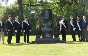 Monumento para los no nacidos en el Cementerio Calvary, Lorain, Ohio (Estados Unidos) | Cru00e9dito: Caballeros de Colu00f3n - Diu00f3cesis de Cleveland 